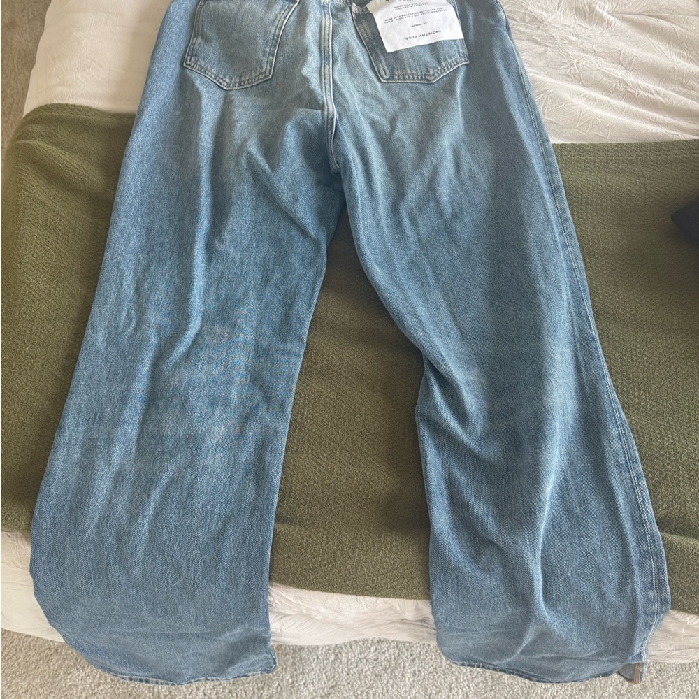 Good American The Khloe Jean in Indigo1017 - Picture 9 of 9